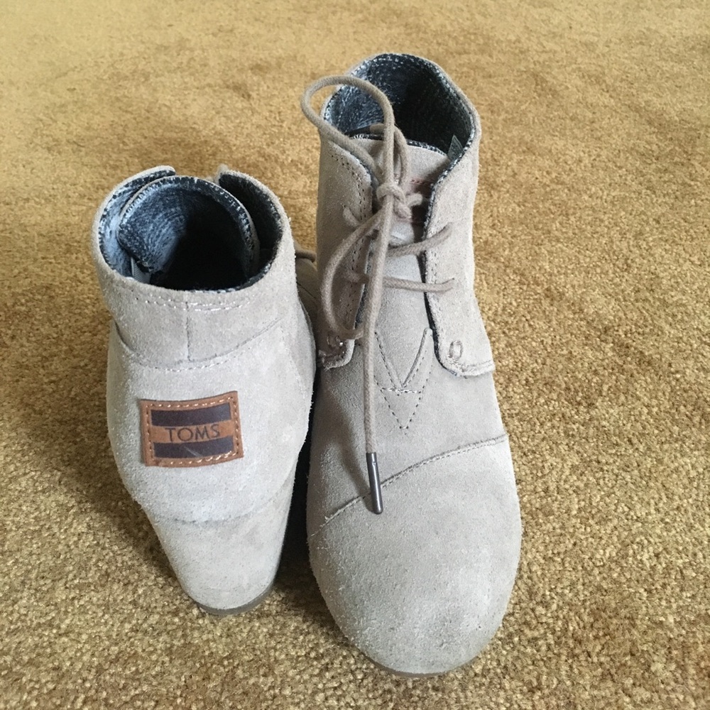 TOMS wedge shoe